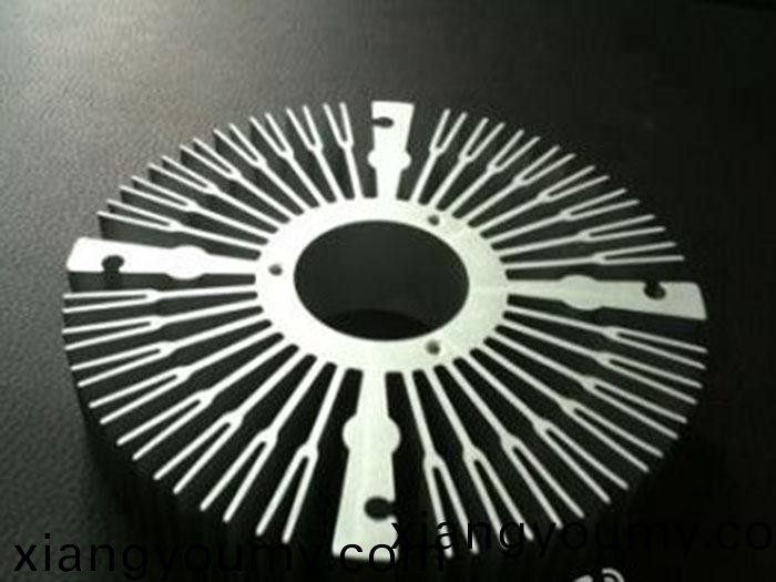 太陽(yang)蘤散熱器